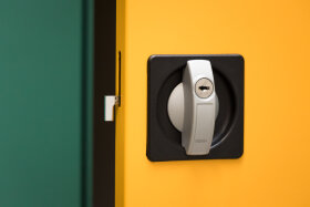 Brandschutzgarderobe mit 10 Kleiderhaken - Serie MINI RAL 6034 Pastelltürkis