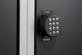 Wertfachschrank mit Posteinwurf - 24 Fächer - Cremeweiß