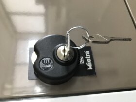 Gebrauchter Schließfachschrank mit 15 Fächern / RAL 5012 Lichtblau