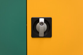 Brandschutzgarderobe mit 10 Kleiderhaken